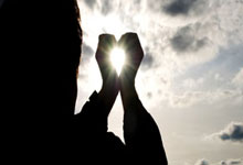 哪个配资平台比较正规:股票账户怎么配资-“铝”创新高！一吨暴涨超2000元！原因找到了